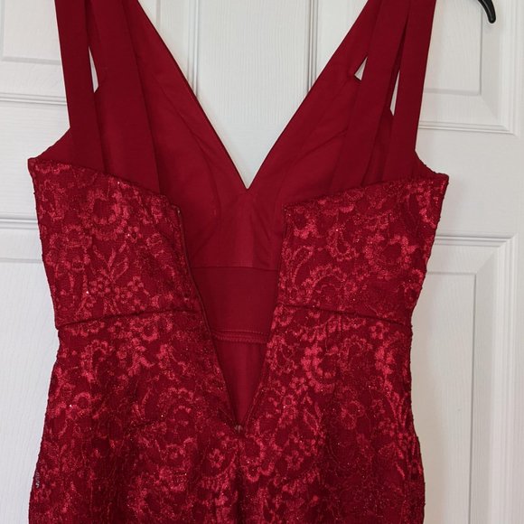 Homecoming Dress - Red Lace Form Fitting  with V Front Glitter & Lace  - Size 7 - Picture 12 of 16